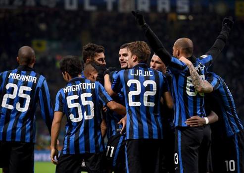 La festa con il capitano. Ansa